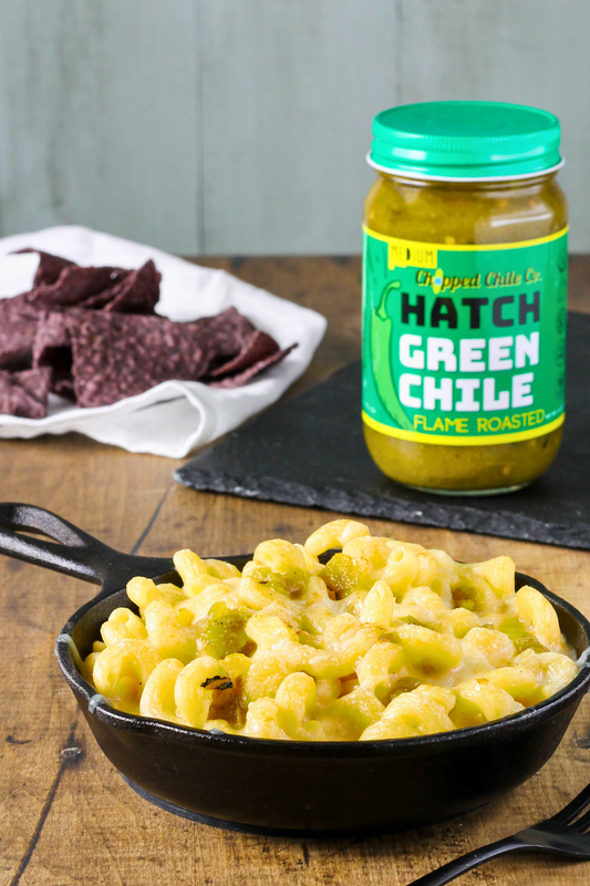 Picture of hatch green chile mac & cheese in a skillet